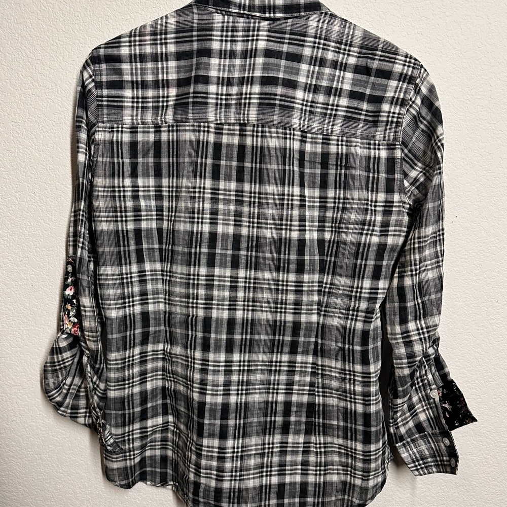 Sandra Ingrish Button Down With Flower Details On… - image 3